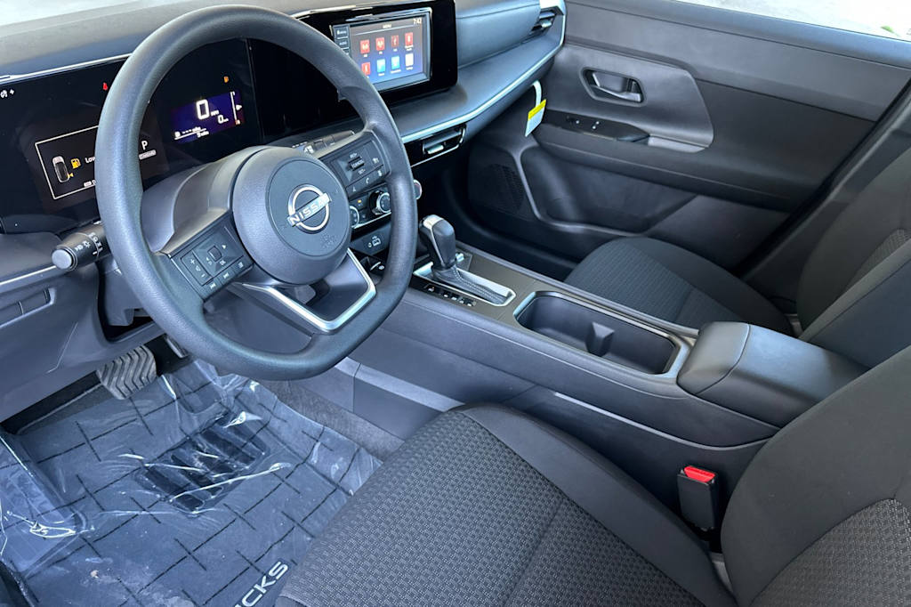 Thumbnail: 2025 Nissan Kicks - 9