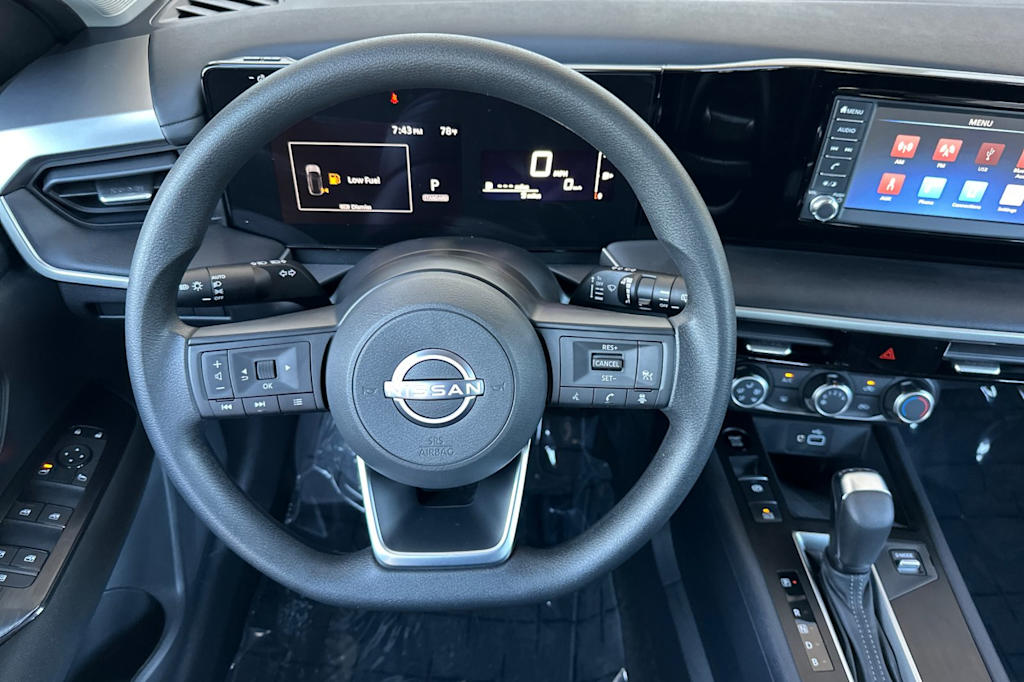 Thumbnail: 2025 Nissan Kicks - 11