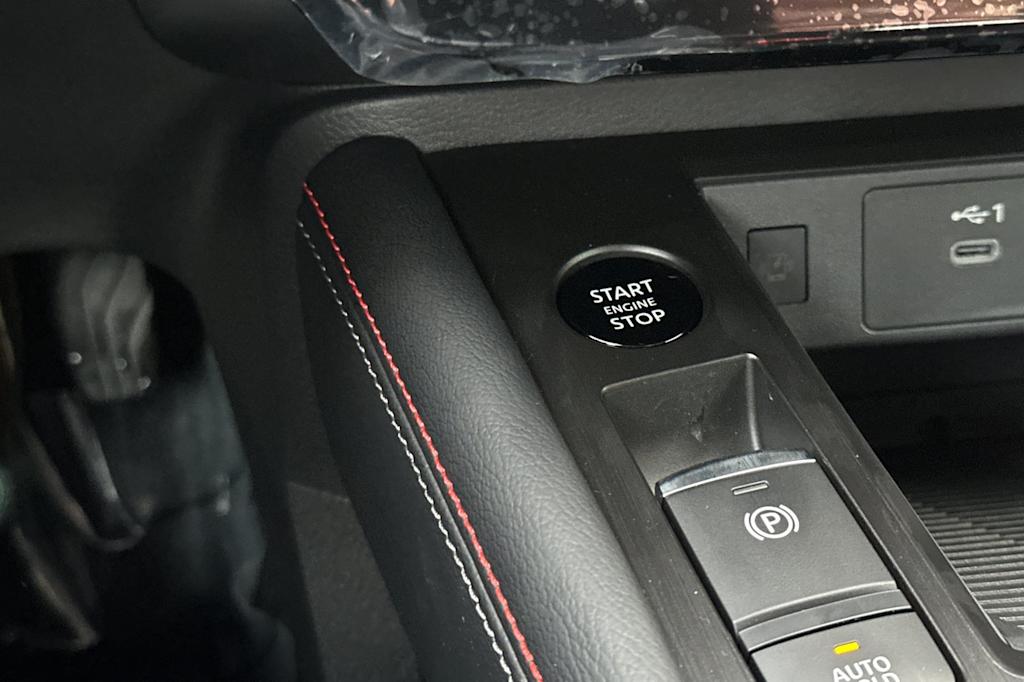 Thumbnail: 2025 Nissan Kicks - 25