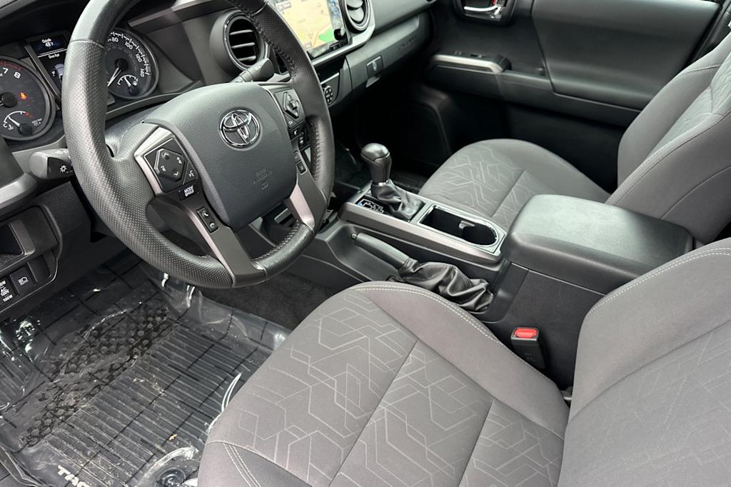 Thumbnail: 2019 Toyota Tacoma - 10