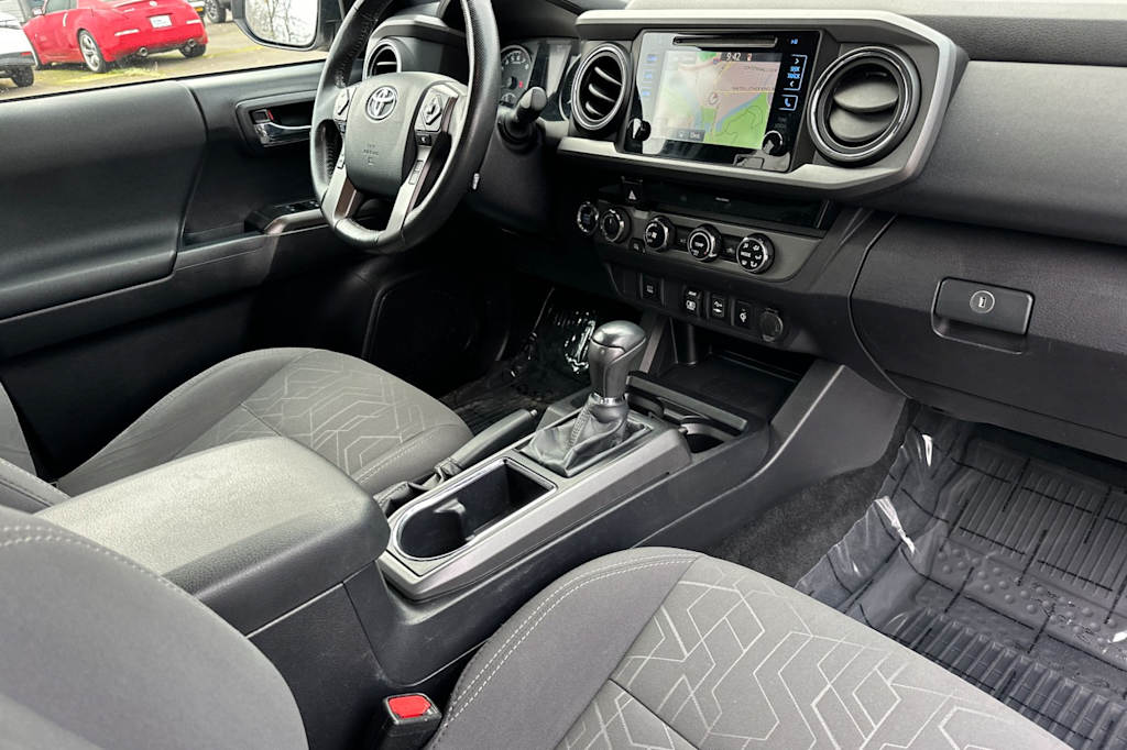 Thumbnail: 2018 Toyota Tacoma - 12