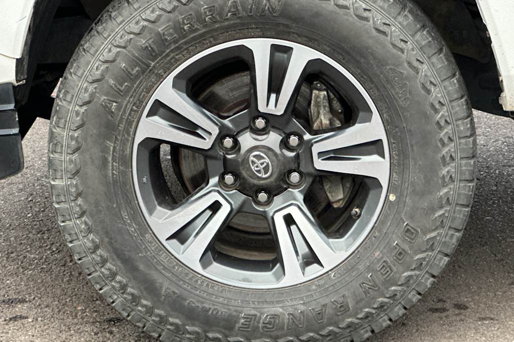 Thumbnail: 2018 Toyota Tacoma - 7