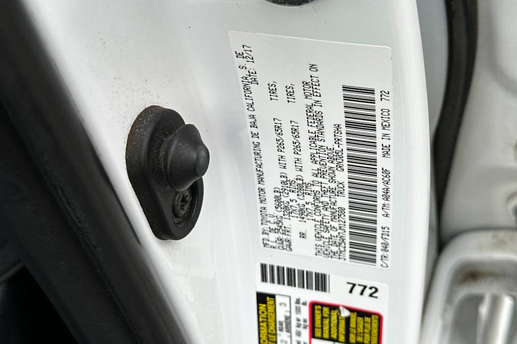 Thumbnail: 2018 Toyota Tacoma - 17