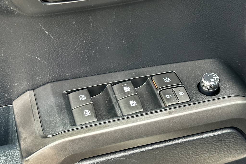 Thumbnail: 2018 Toyota Tacoma - 22