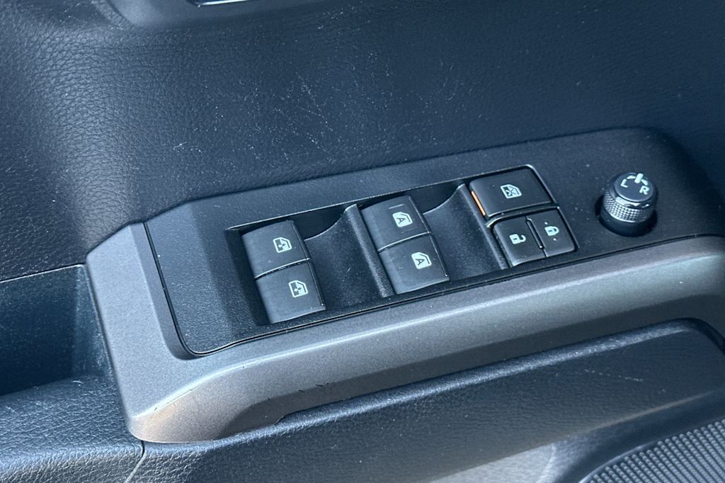 Thumbnail: 2019 Toyota Tacoma - 21