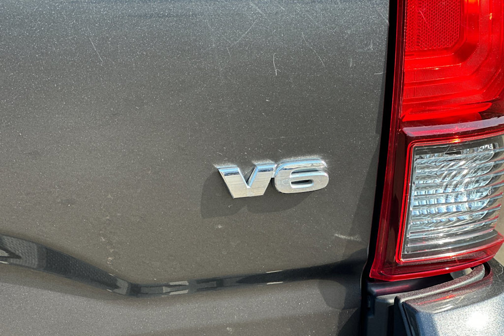 Thumbnail: 2019 Toyota Tacoma - 7
