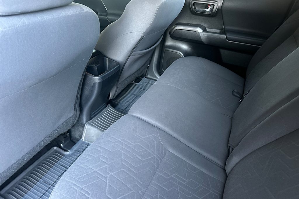 Thumbnail: 2019 Toyota Tacoma - 10