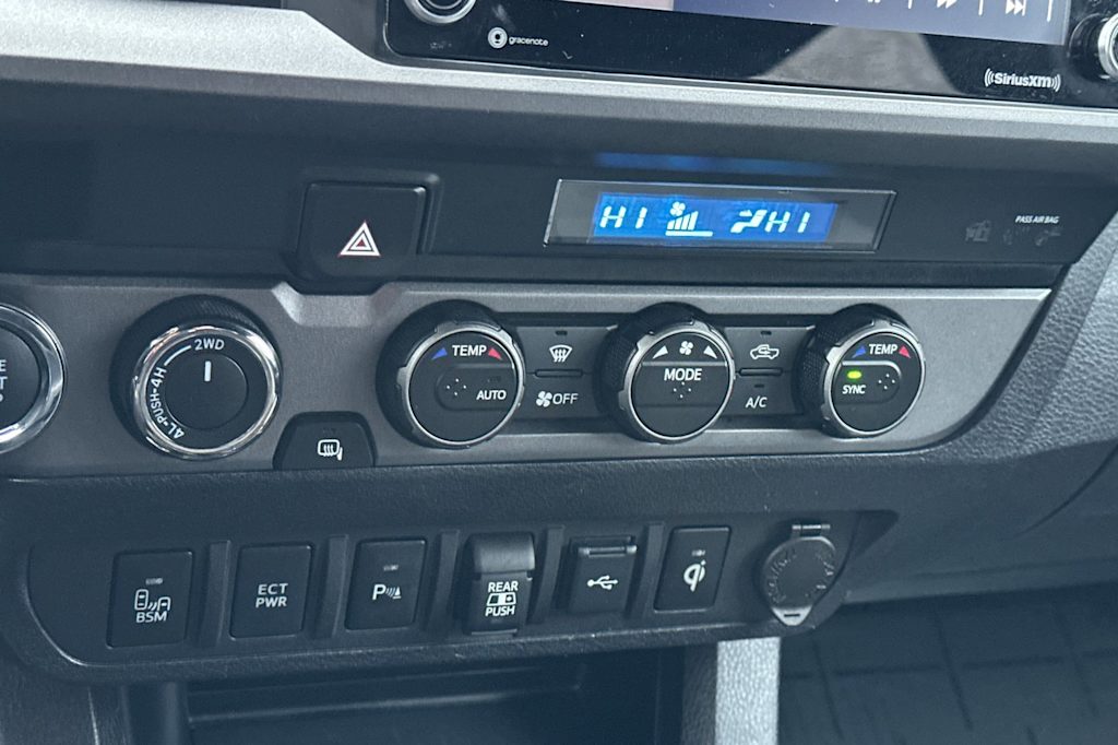 Thumbnail: 2021 Toyota Tacoma - 24