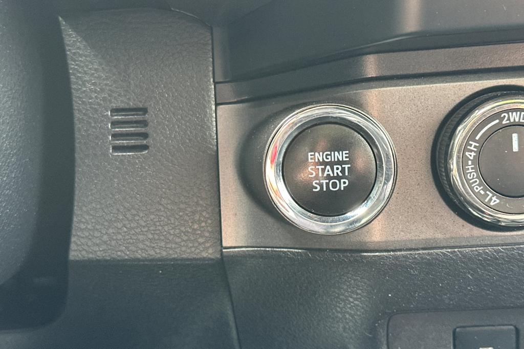 Thumbnail: 2020 Toyota Tacoma - 26