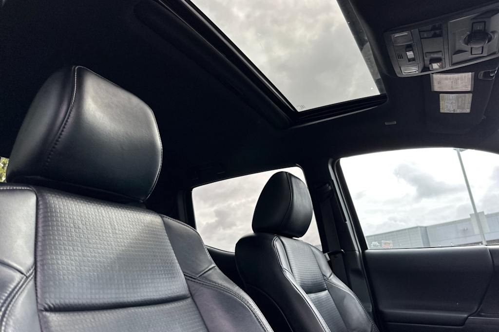 Thumbnail: 2020 Toyota Tacoma - 22