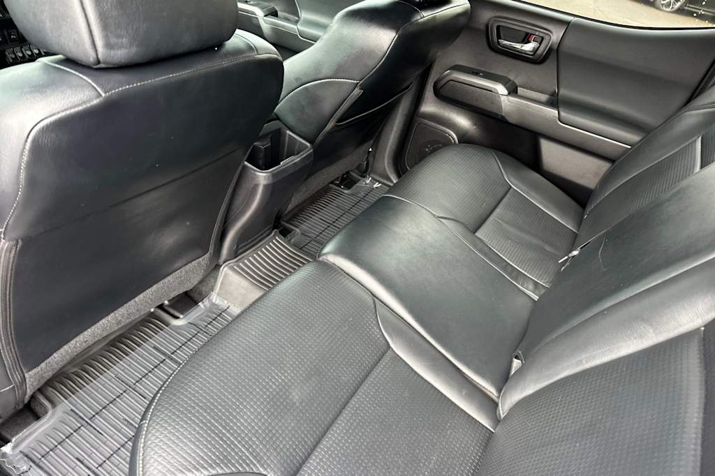 Thumbnail: 2020 Toyota Tacoma - 10