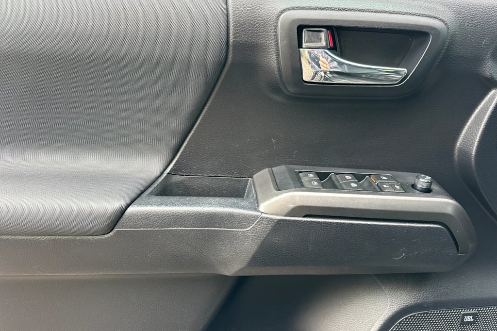 Thumbnail: 2020 Toyota Tacoma - 20