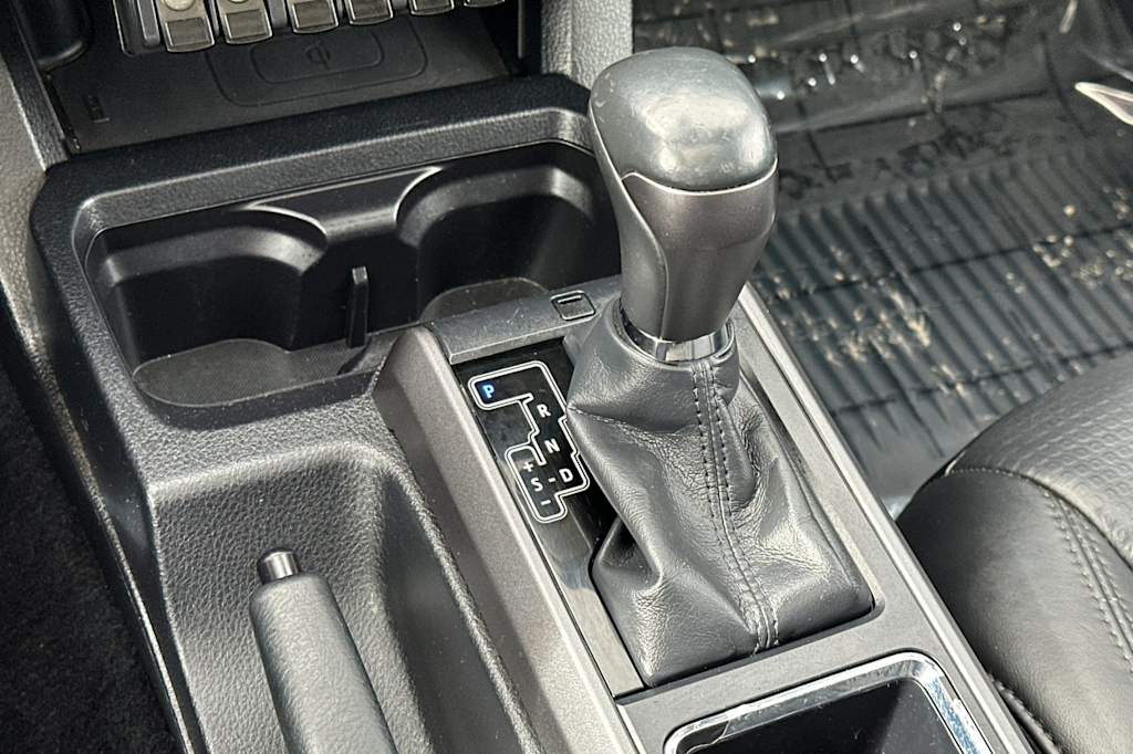 Thumbnail: 2020 Toyota Tacoma - 14