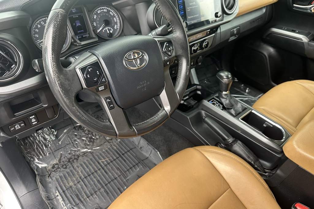 Thumbnail: 2016 Toyota Tacoma - 7