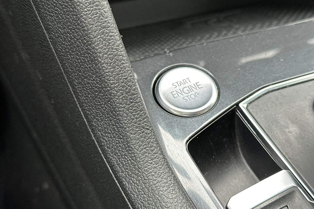 Thumbnail: 2020 Volkswagen Tiguan - 25