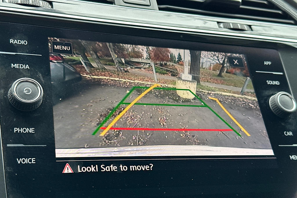 Thumbnail: 2020 Volkswagen Tiguan - 23