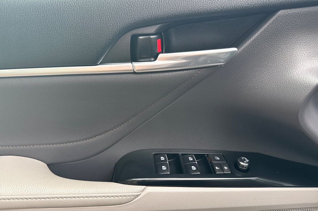 Thumbnail: 2018 Toyota Camry - 20