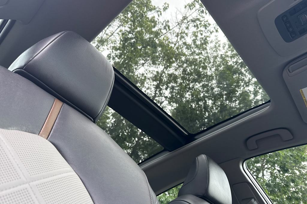 Thumbnail: 2018 Toyota Camry - 7
