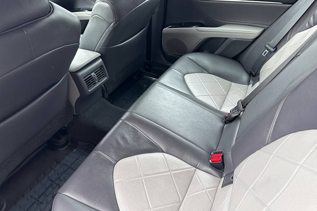 Thumbnail: 2018 Toyota Camry - 10