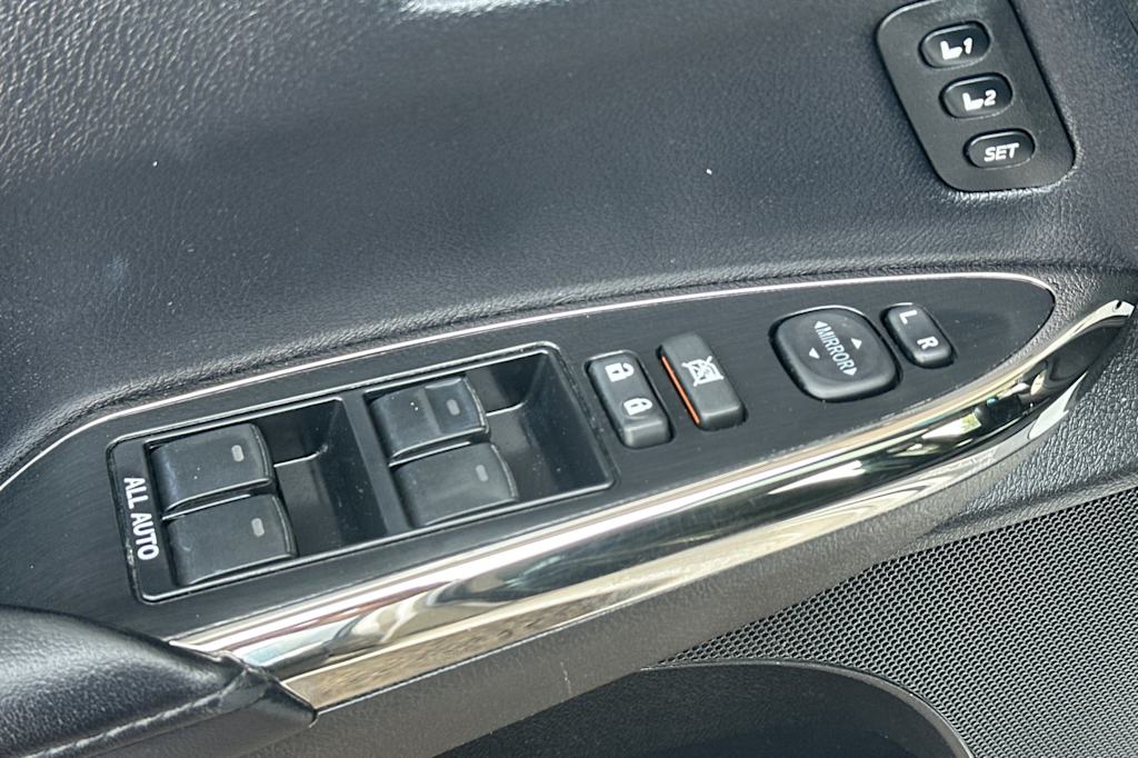 Thumbnail: 2016 Toyota Avalon - 21