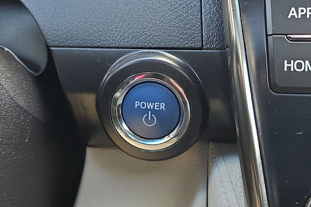 Thumbnail: 2014 Toyota Camry - 25