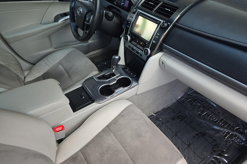 Thumbnail: 2014 Toyota Camry - 12