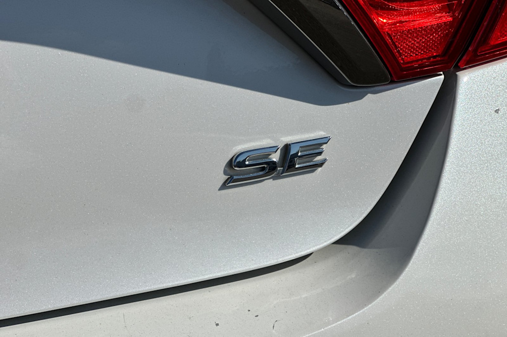 Thumbnail: 2016 Toyota Camry - 7