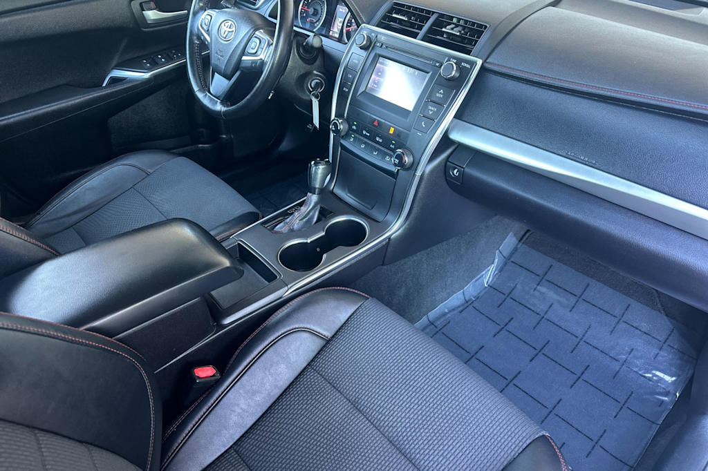 Thumbnail: 2016 Toyota Camry - 12