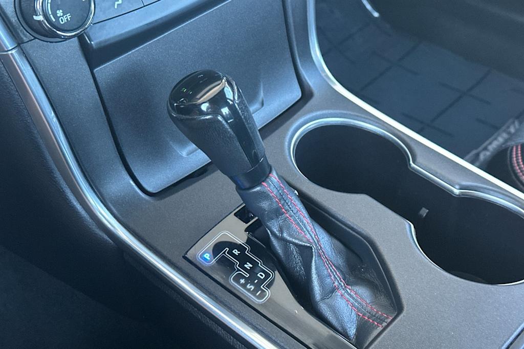Thumbnail: 2016 Toyota Camry - 14