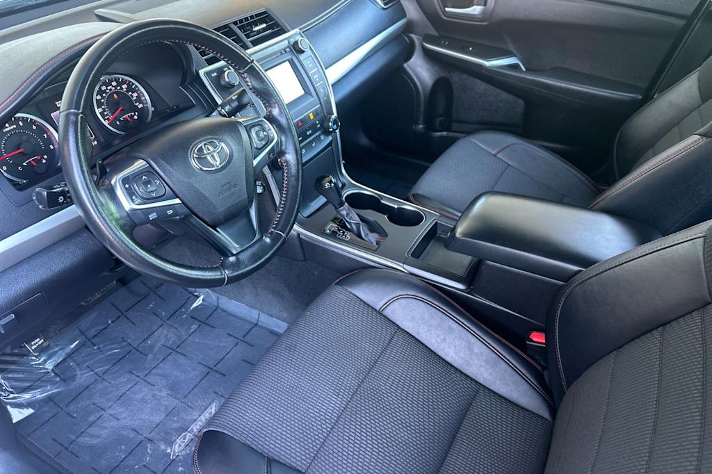Thumbnail: 2016 Toyota Camry - 10