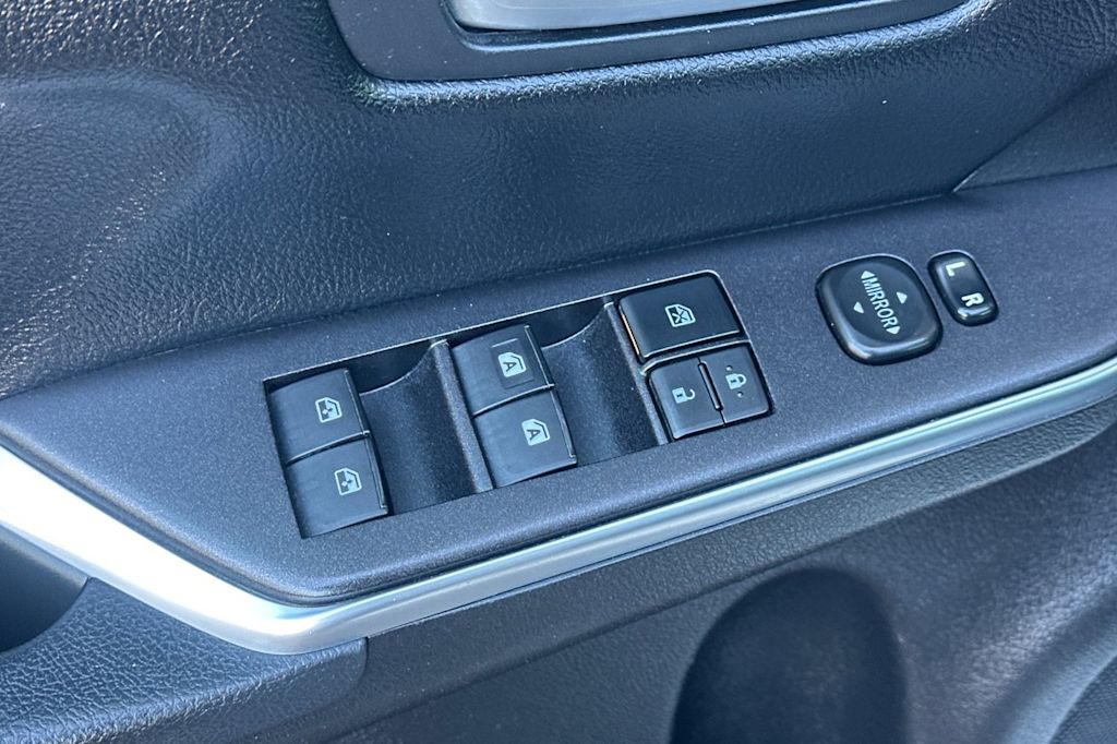 Thumbnail: 2016 Toyota Camry - 21