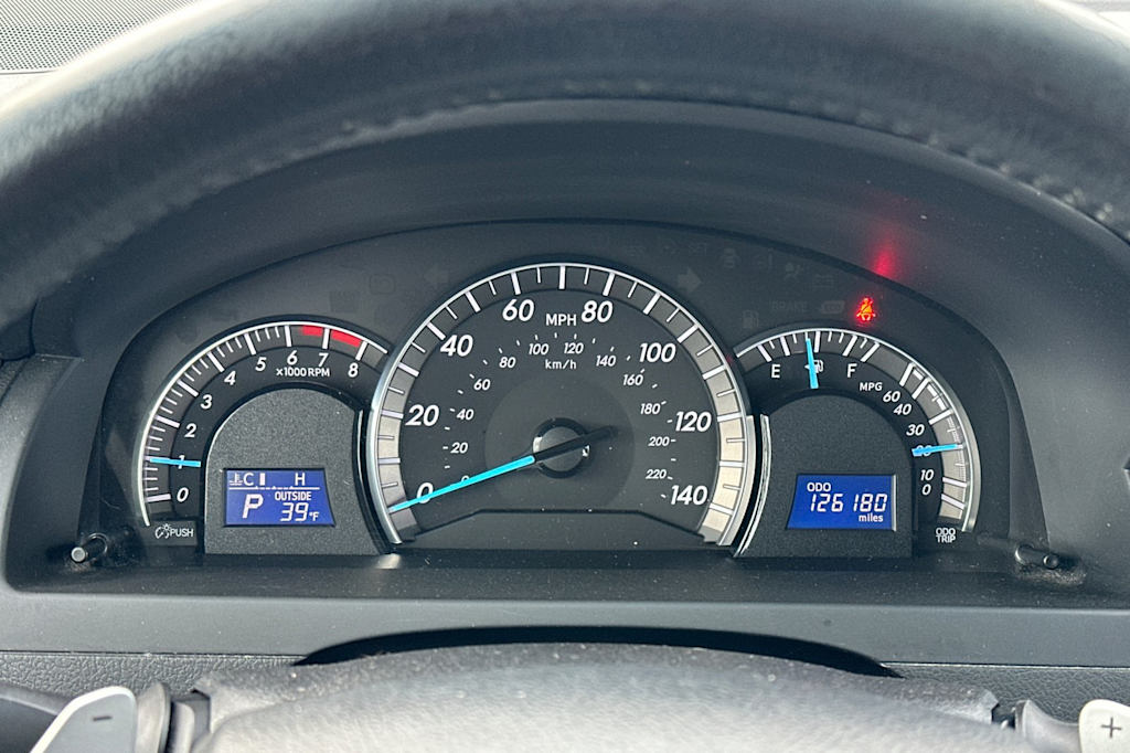 Thumbnail: 2012 Toyota Camry - 14