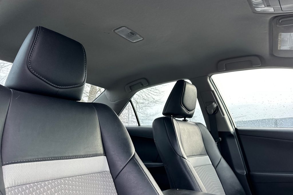 Thumbnail: 2012 Toyota Camry - 21