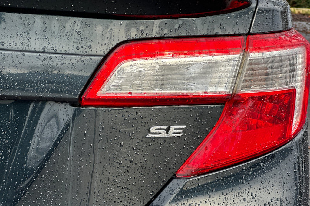 Thumbnail: 2012 Toyota Camry - 25