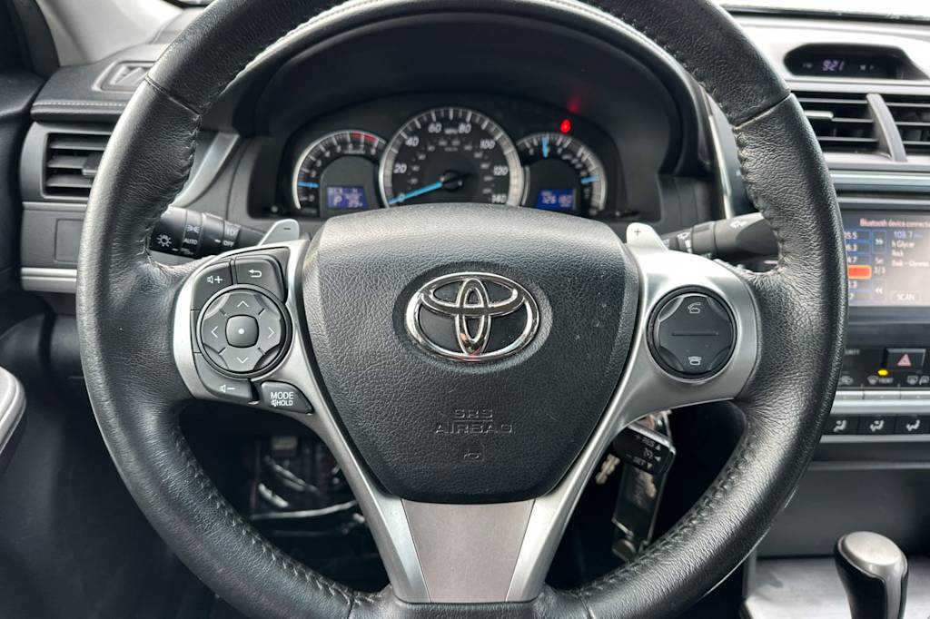 Thumbnail: 2012 Toyota Camry - 23