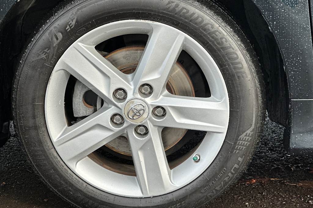 Thumbnail: 2012 Toyota Camry - 7