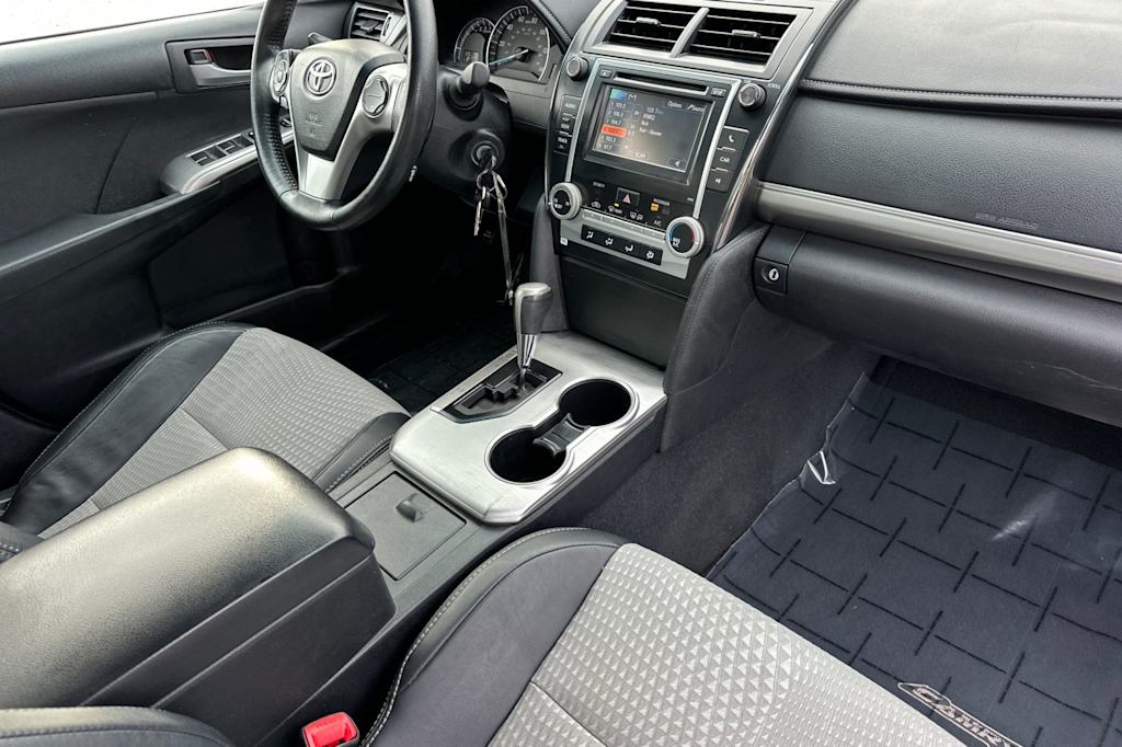 Thumbnail: 2012 Toyota Camry - 11