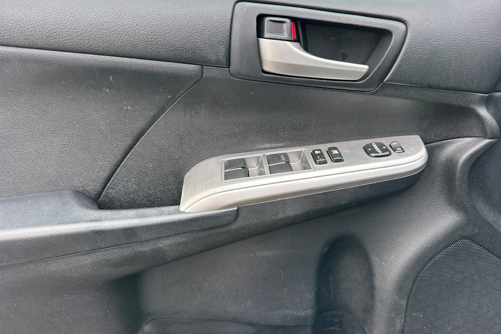 Thumbnail: 2012 Toyota Camry - 19