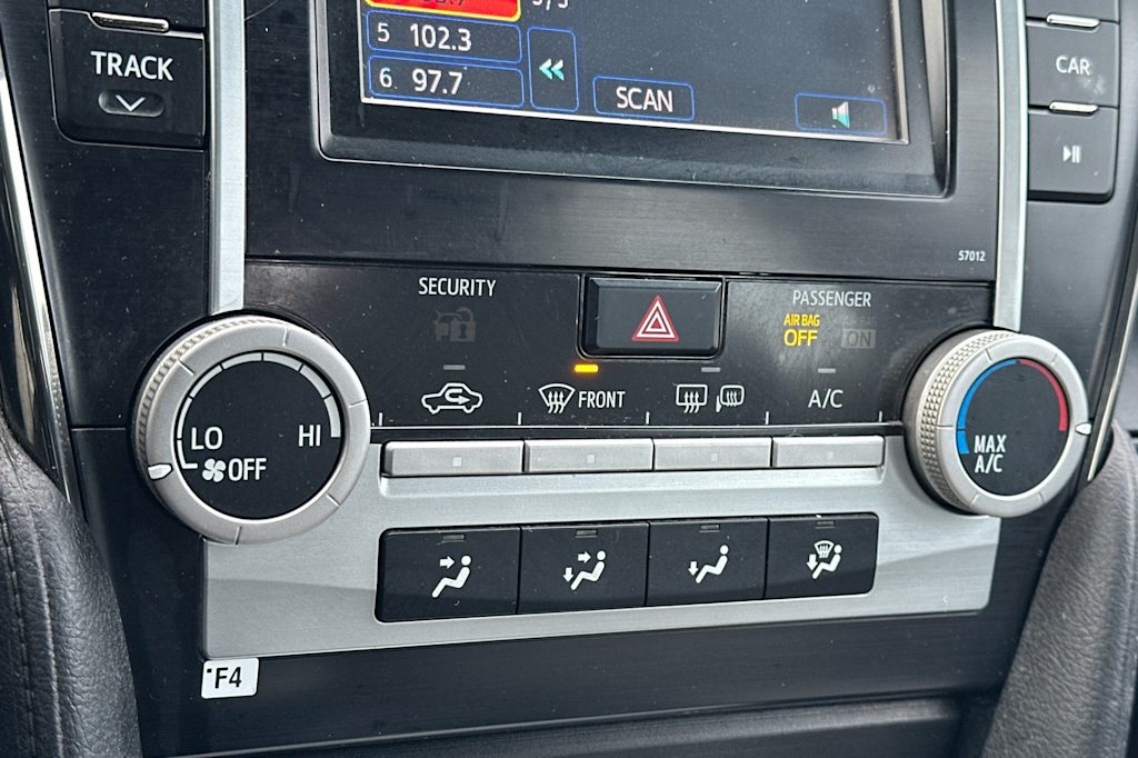 Thumbnail: 2012 Toyota Camry - 22