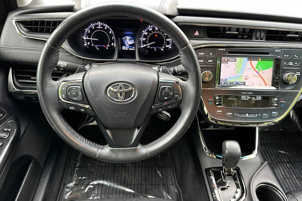 Thumbnail: 2017 Toyota Avalon - 10