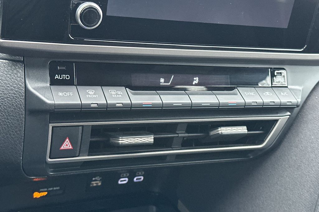 Thumbnail: 2025 Toyota Camry - 24