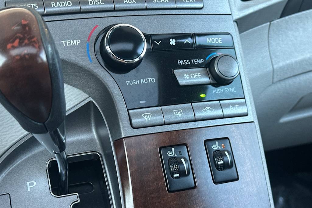 Thumbnail: 2012 Toyota Venza - 23