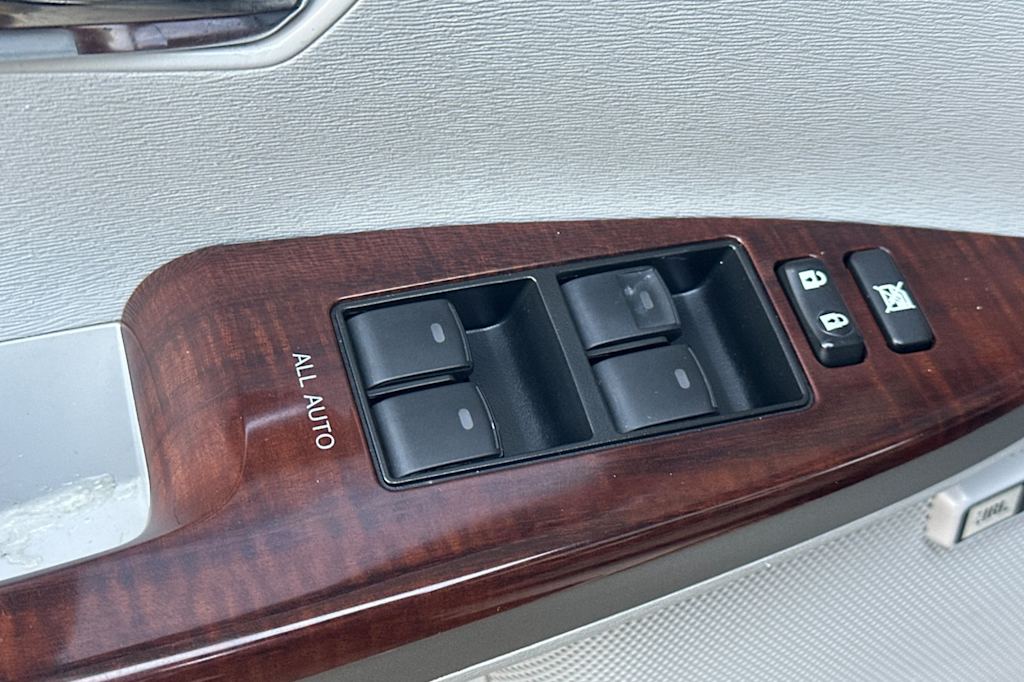 Thumbnail: 2012 Toyota Venza - 21