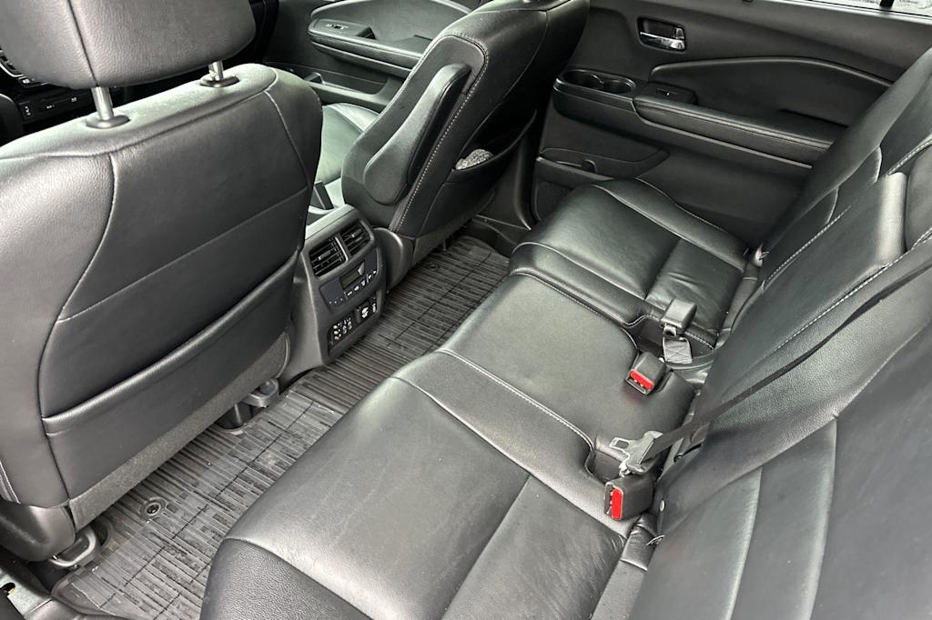 Thumbnail: 2016 Honda Pilot - 10