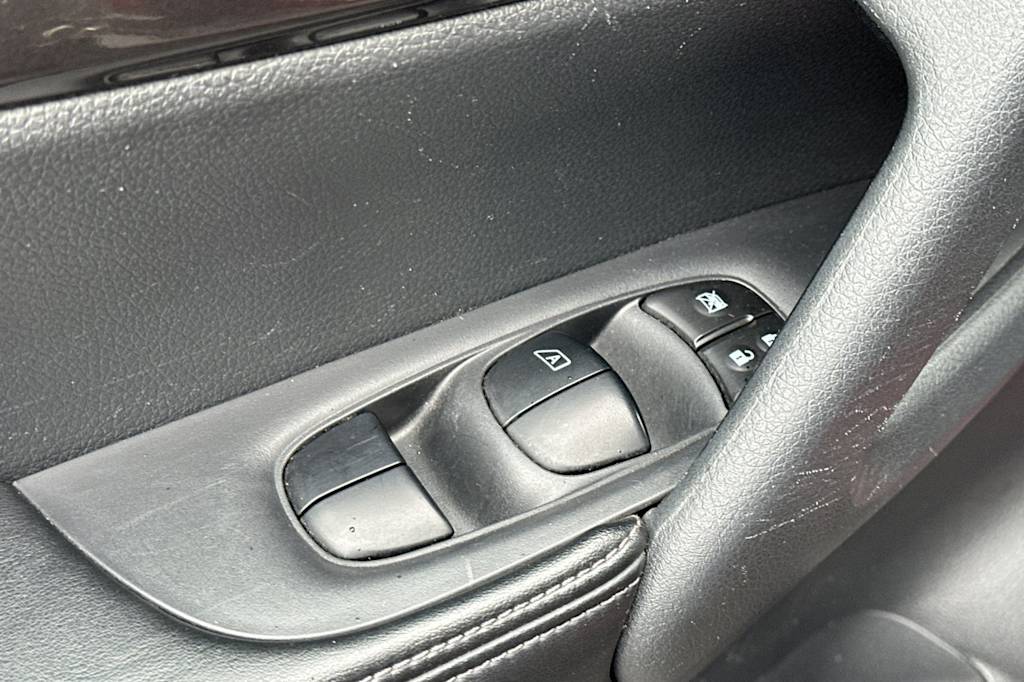 Thumbnail: 2020 Nissan Rogue - 23