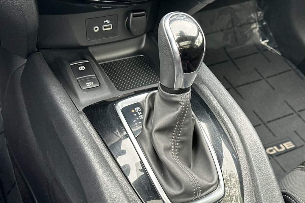 Thumbnail: 2020 Nissan Rogue - 15