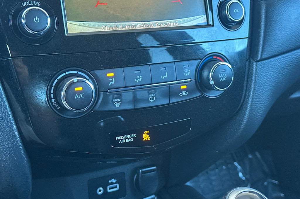 Thumbnail: 2018 Nissan Rogue - 25