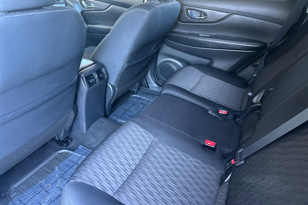 Thumbnail: 2018 Nissan Rogue - 10