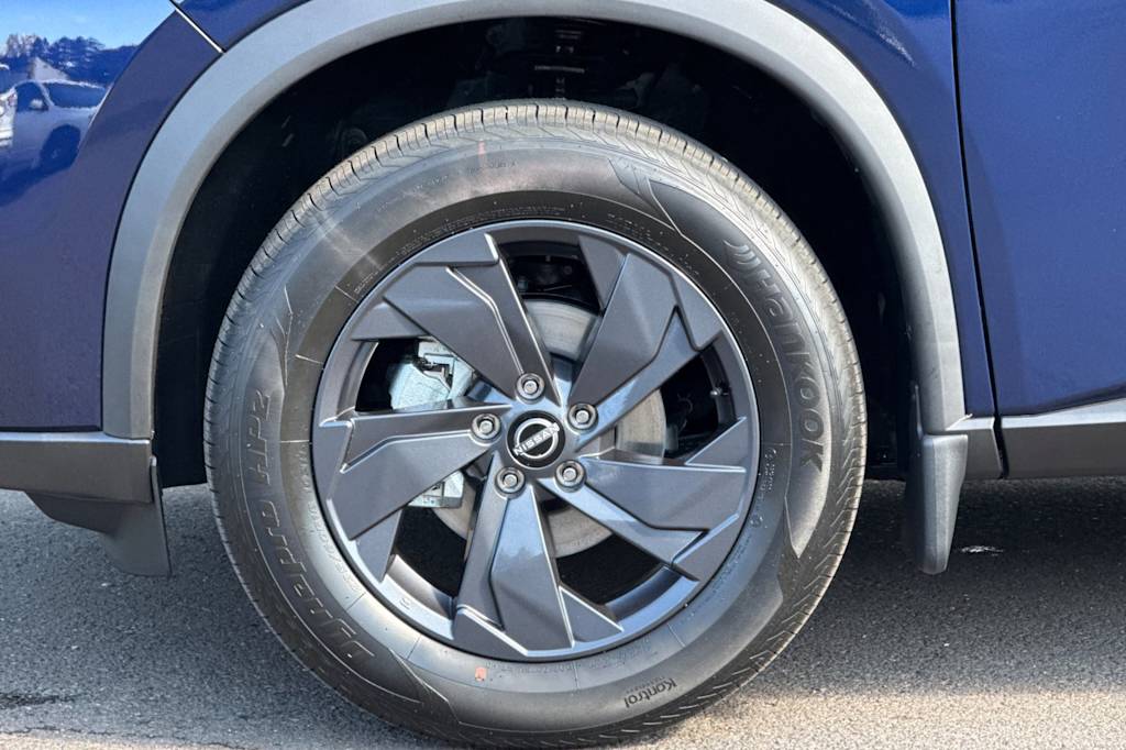 Thumbnail: 2026 Nissan Rogue - 8