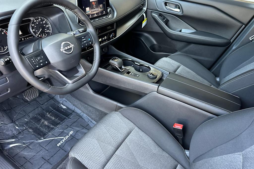 Thumbnail: 2026 Nissan Rogue - 8